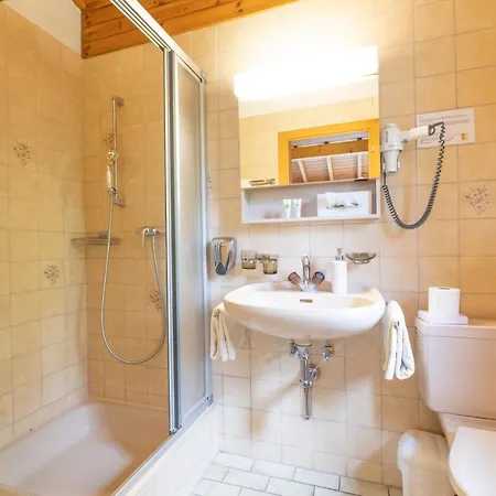 Landgasthof Sommerfeld Pragg-Jenaz